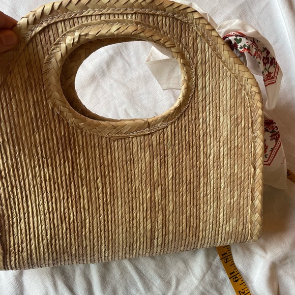 Chic Tan Woven Tote Bag - Picture 3 of 8